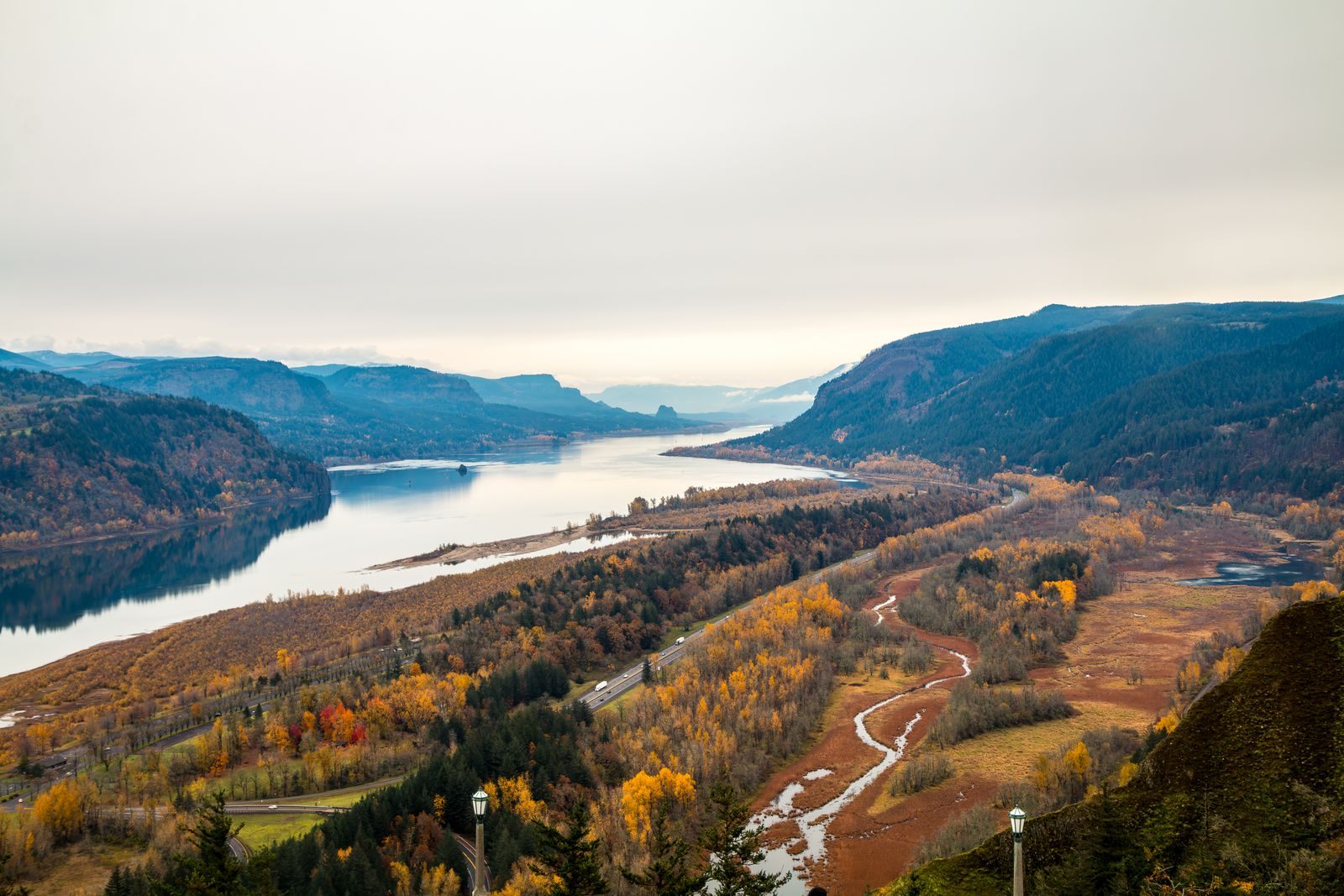 Autumn view over the Columbia River Gorge from Crown Point, the scenery of a Columbia River Gorge cruise