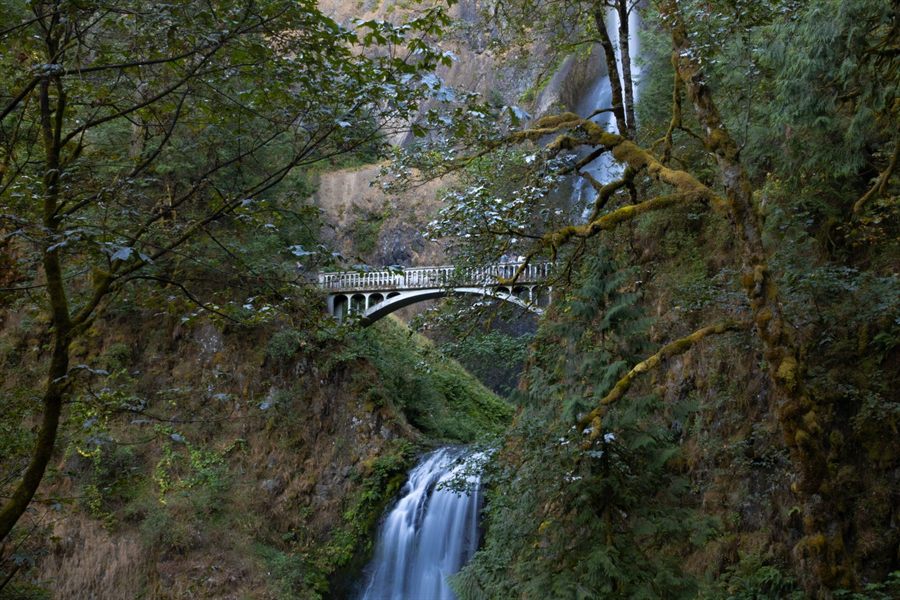 Multnomah Falls footbridge